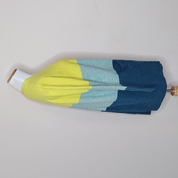 A new day Teal, yellow, and blue extra small - Picture 4 of 8